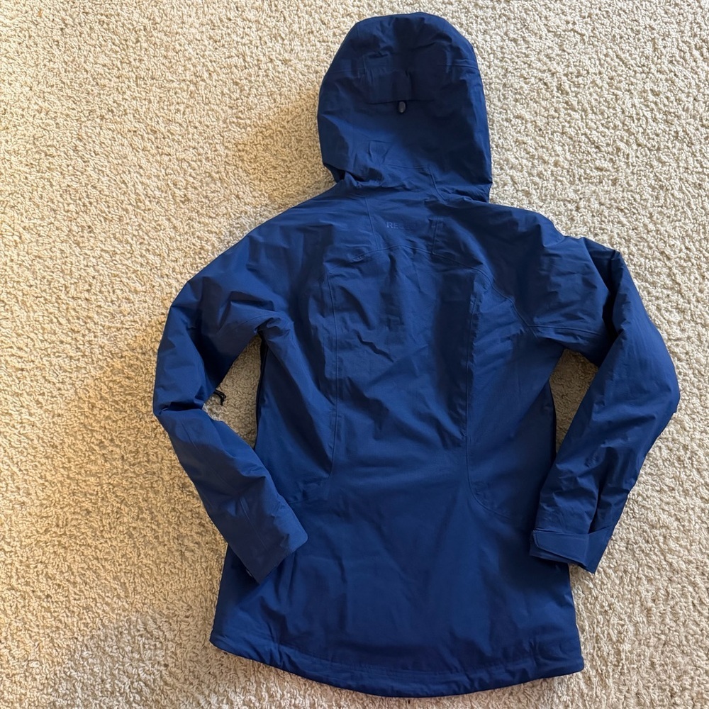 Patagonia Calcite Women's Jacket in Classic Navy - Picture 6 of 7